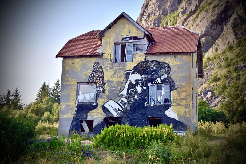 Temporal Paradox Avoidance